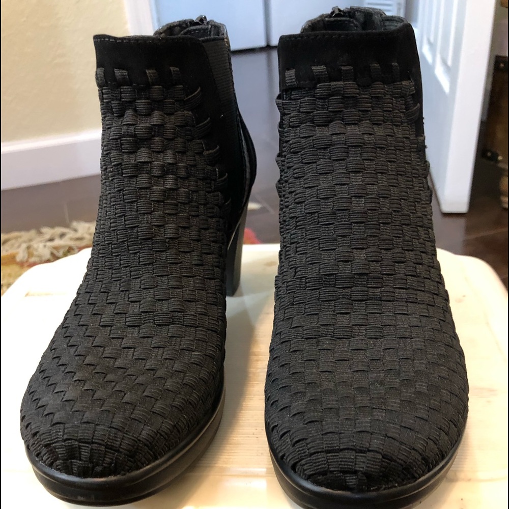 SteveMadden black ankle boots